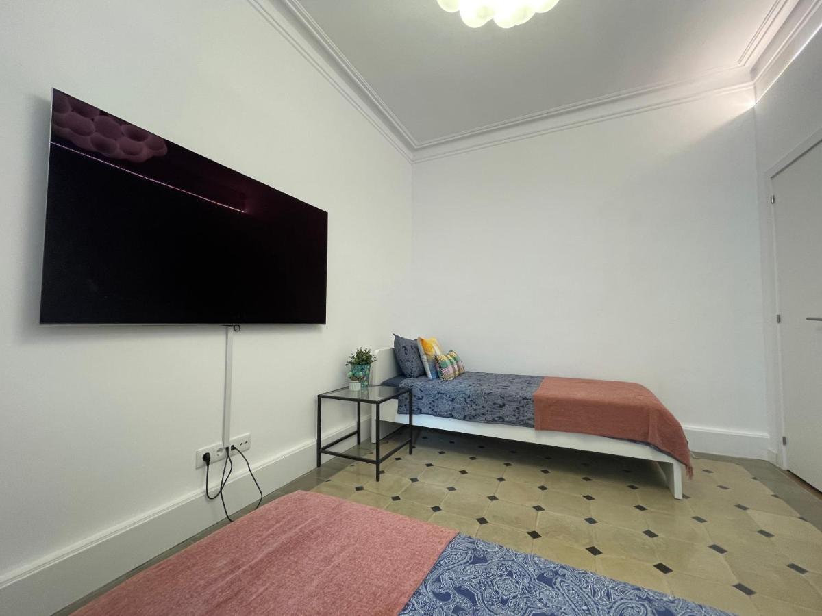 Bcn Centric Rooms Barcelona Bagian luar foto
