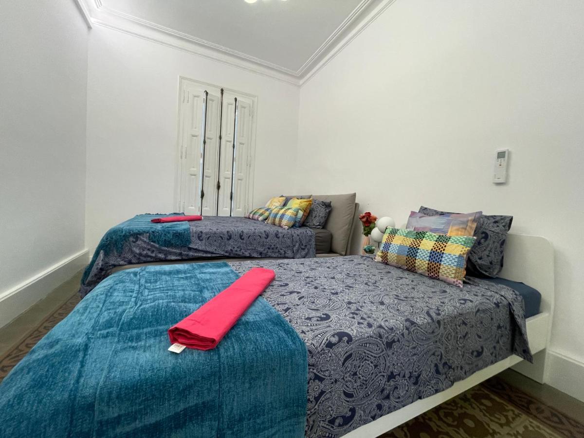 Bcn Centric Rooms Barcelona Bagian luar foto