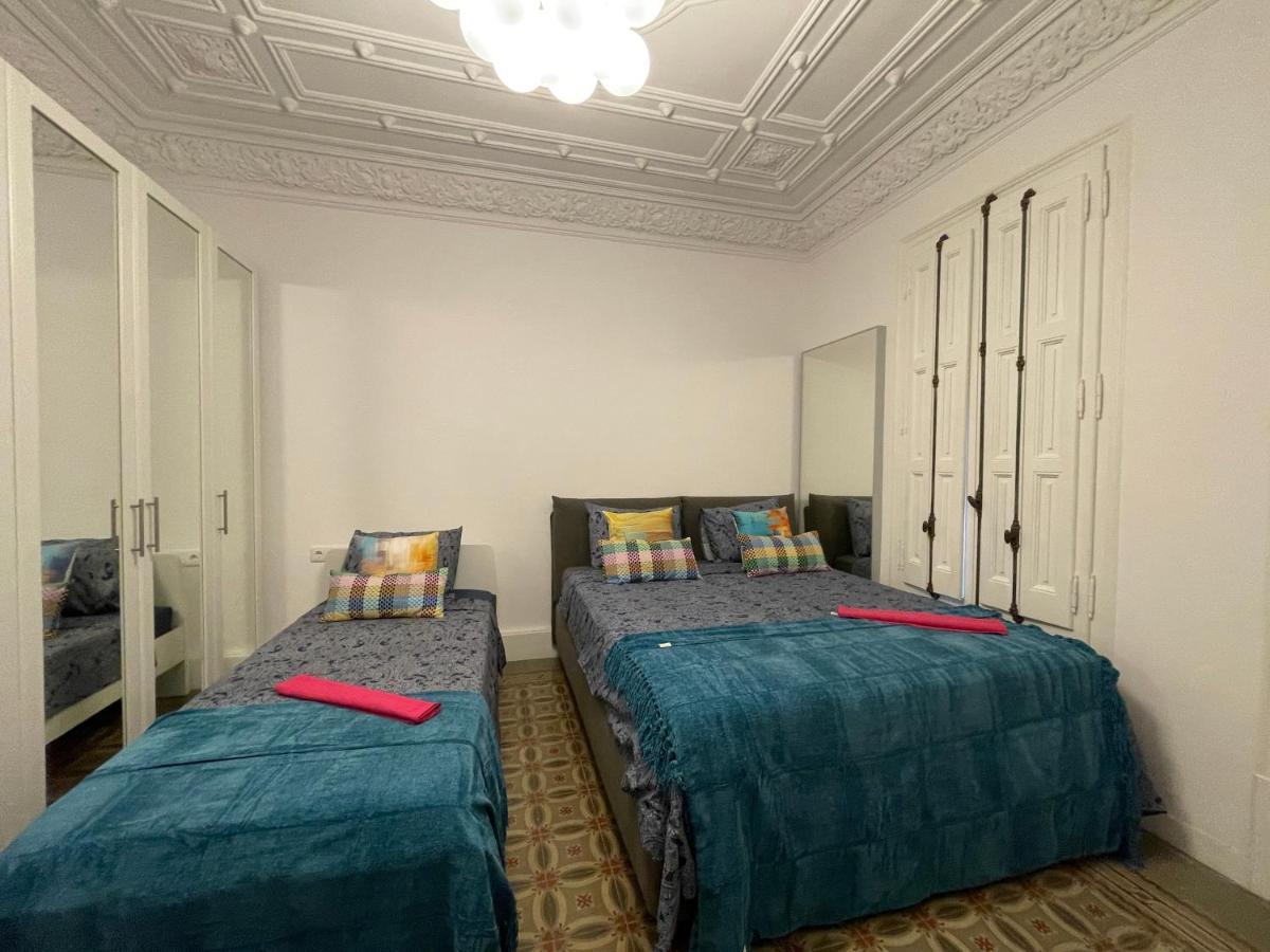 Bcn Centric Rooms Barcelona Bagian luar foto